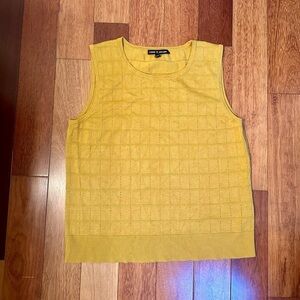 Cable & Gauge | Yellow sleeveless knit top size large (fits med)